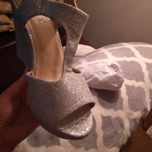 Brand New Sparkle shoes - Picture 8 of 9